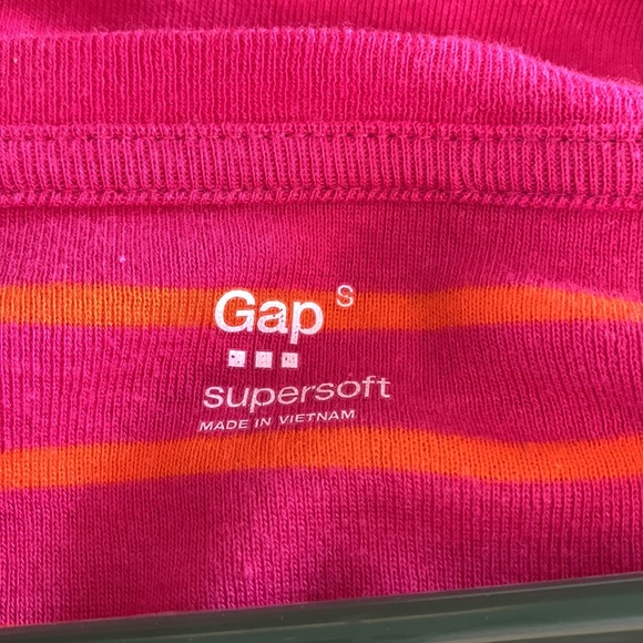 GAP - Picture 2 of 2